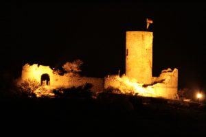 Burg Mellnau bei Nacht